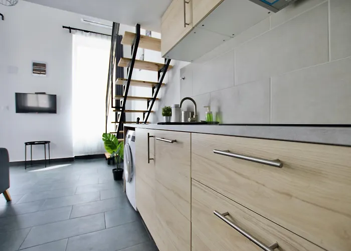 By Hi5- Cozy ブダペスト